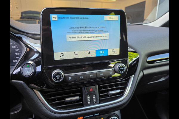Ford Fiesta 1.0 EcoBoost Titanium / NAP / GARANTIE / CARPLAY / CAMERA / ALLSEASON / 6-BAK / DAB+ / LED / ISOFIX / LM-VELGEN ''16 !