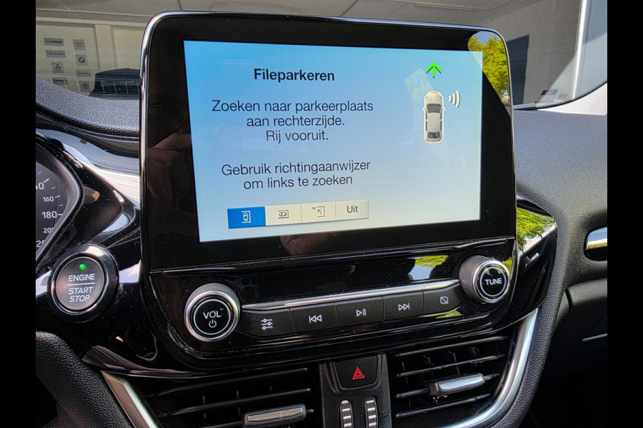 Ford Fiesta 1.0 EcoBoost Titanium / NAP / GARANTIE / CARPLAY / CAMERA / ALLSEASON / 6-BAK / DAB+ / LED / ISOFIX / LM-VELGEN ''16 !