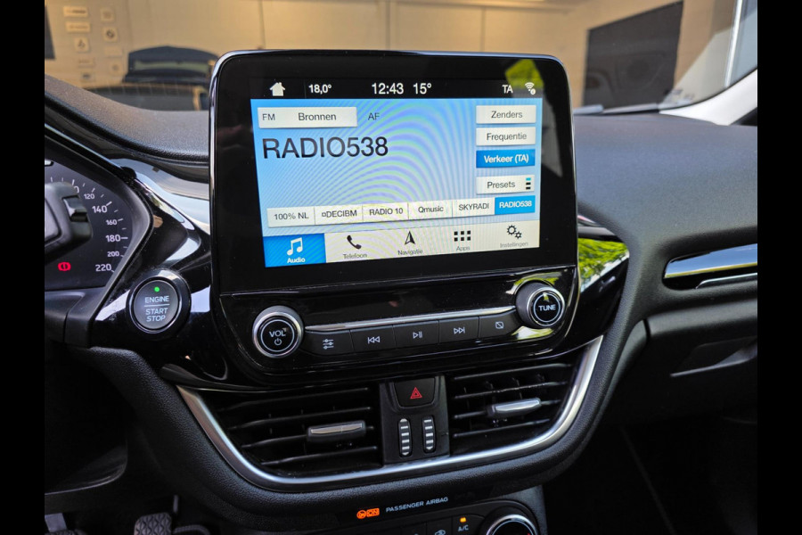 Ford Fiesta 1.0 EcoBoost Titanium / NAP / GARANTIE / CARPLAY / CAMERA / ALLSEASON / 6-BAK / DAB+ / LED / ISOFIX / LM-VELGEN ''16 !