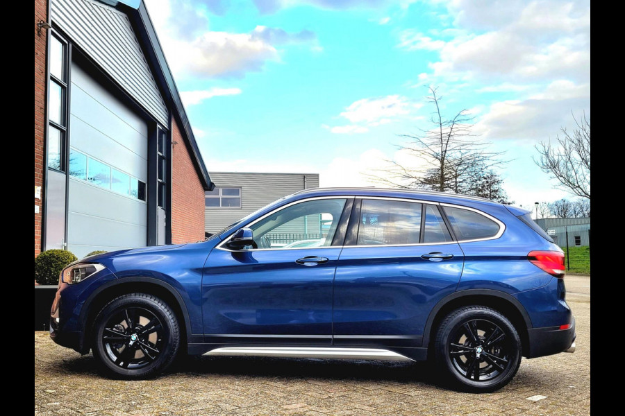 BMW X1 SDrive20i Pano, HUD, ACC, Drive Assist [BTW, NL-auto met NAP]