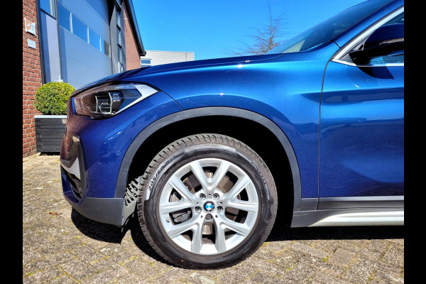 BMW X1 SDrive20i Pano, HUD, ACC, Drive Assist [BTW, NL-auto met NAP]