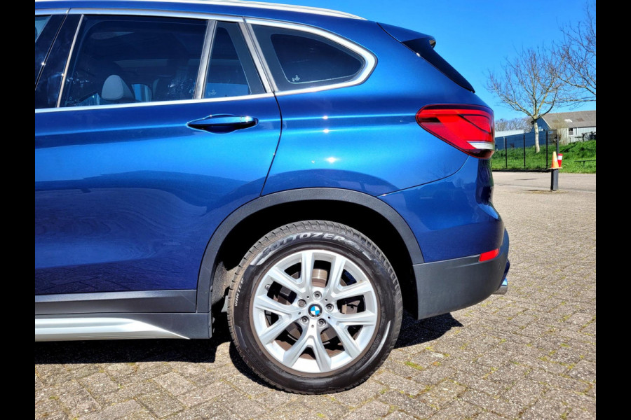 BMW X1 SDrive20i Pano, HUD, ACC, Drive Assist [BTW, NL-auto met NAP]