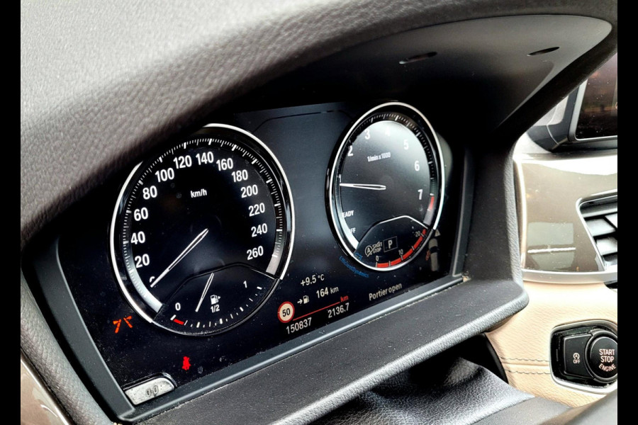 BMW X1 SDrive20i Pano, HUD, ACC, Drive Assist [BTW, NL-auto met NAP]