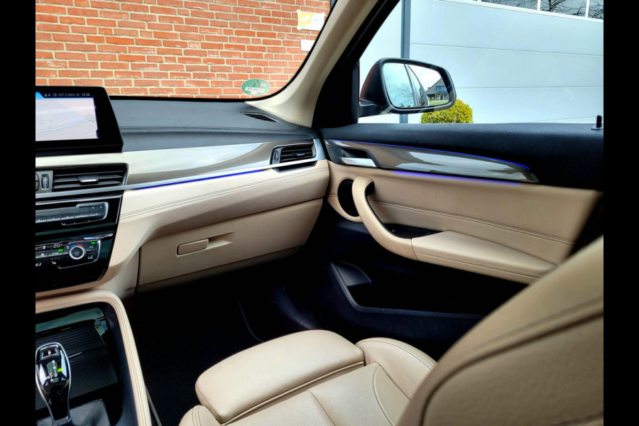 BMW X1 SDrive20i Pano, HUD, ACC, Drive Assist [BTW, NL-auto met NAP]