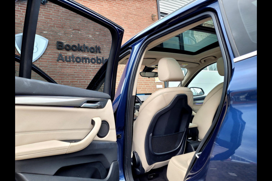 BMW X1 SDrive20i Pano, HUD, ACC, Drive Assist [BTW, NL-auto met NAP]