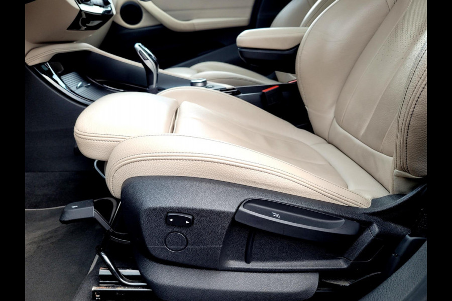 BMW X1 SDrive20i Pano, HUD, ACC, Drive Assist [BTW, NL-auto met NAP]