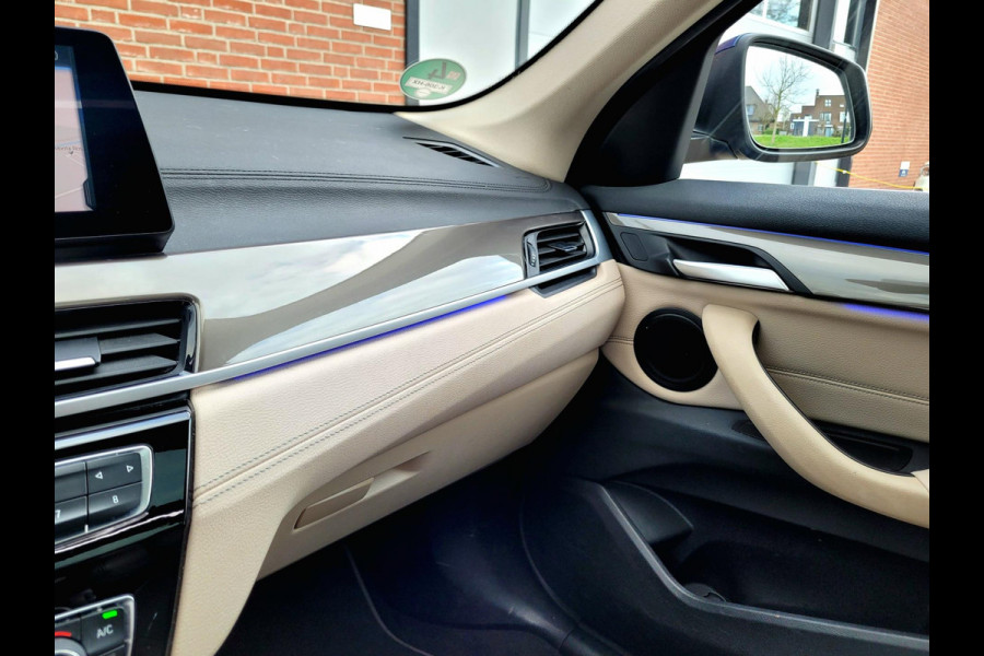 BMW X1 SDrive20i Pano, HUD, ACC, Drive Assist [BTW, NL-auto met NAP]