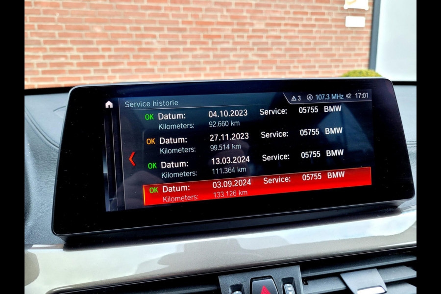 BMW X1 SDrive20i Pano, HUD, ACC, Drive Assist [BTW, NL-auto met NAP]
