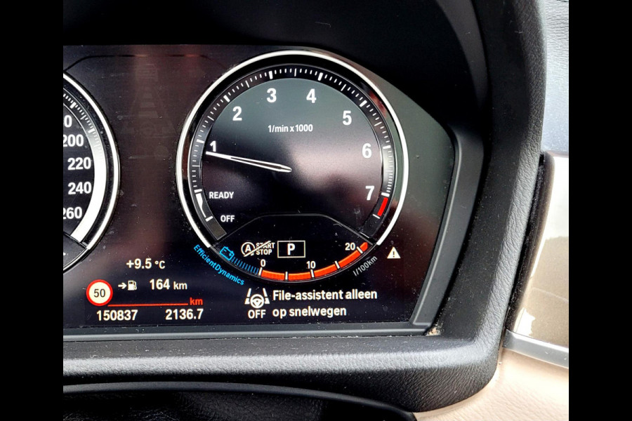 BMW X1 SDrive20i Pano, HUD, ACC, Drive Assist [BTW, NL-auto met NAP]