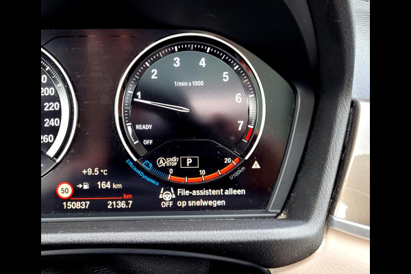 BMW X1 SDrive20i Pano, HUD, ACC, Drive Assist [BTW, NL-auto met NAP]