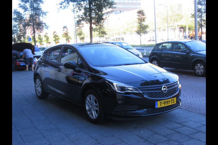 Opel Astra 1.0 Online Edition 5 Deurs Airco PDC
