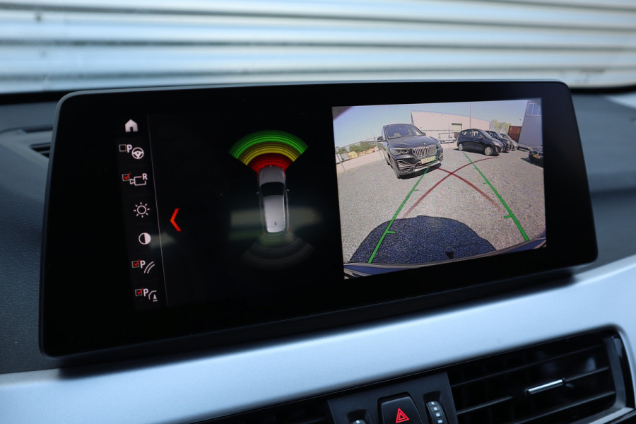 BMW X1 xDrive25e Trekhaak / Camera / Head-up / LED / Stoelverwarming / Cruise / Climate