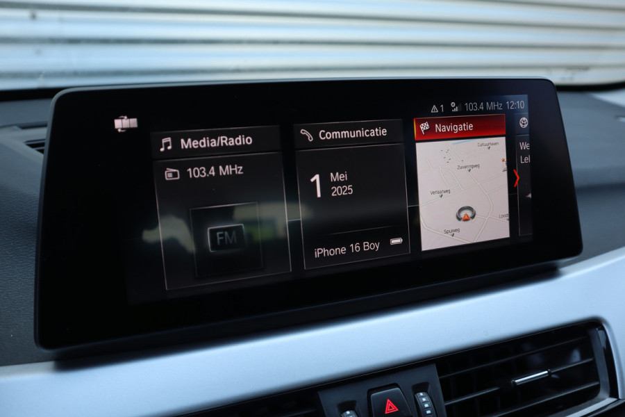 BMW X1 xDrive25e Trekhaak / Camera / Head-up / LED / Stoelverwarming / Cruise / Climate