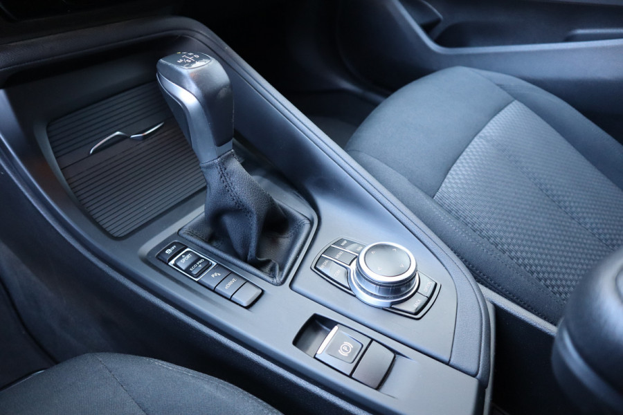 BMW X1 xDrive25e Trekhaak / Camera / Head-up / LED / Stoelverwarming / Cruise / Climate