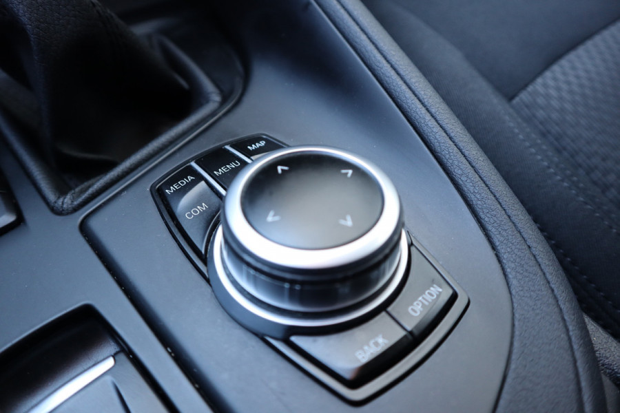 BMW X1 xDrive25e Trekhaak / Camera / Head-up / LED / Stoelverwarming / Cruise / Climate