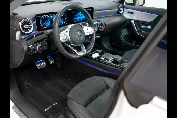 Mercedes-Benz CLA-Klasse CLA 220 AMG Line | Pano | 19 inch