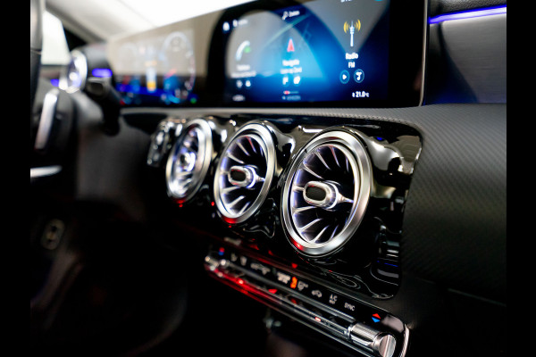 Mercedes-Benz CLA-Klasse CLA 220 AMG Line | Pano | 19 inch