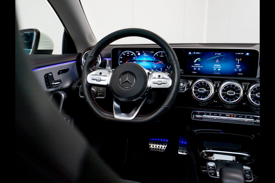 Mercedes-Benz CLA-Klasse CLA 220 AMG Line | Pano | 19 inch