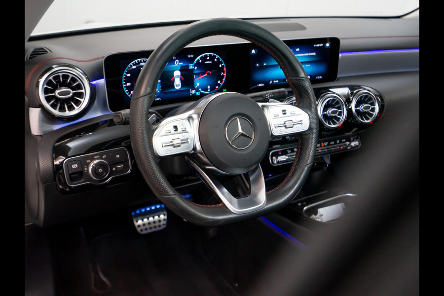 Mercedes-Benz CLA-Klasse CLA 220 AMG Line | Pano | 19 inch