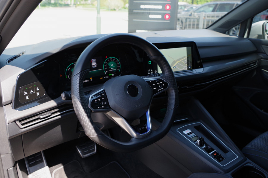 Volkswagen Golf 1.4 eHybrid GTE 245 PK PHEV, Winterpakket, Carplay, Adap. Cruise Control, Sfeerverlichting