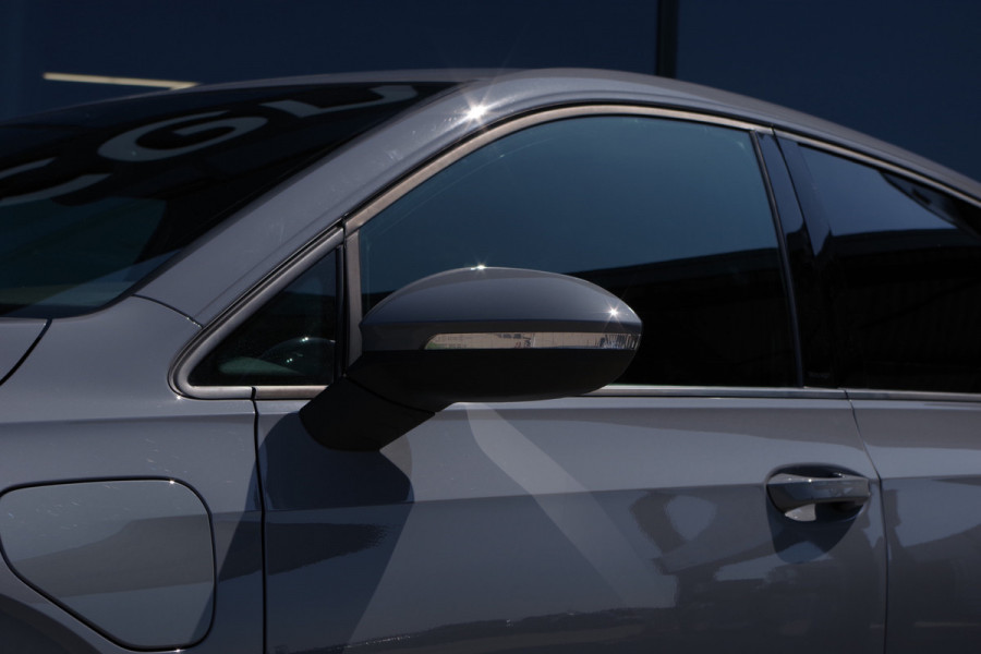 Volkswagen Golf 1.4 eHybrid GTE 245 PK PHEV, Winterpakket, Carplay, Adap. Cruise Control, Sfeerverlichting