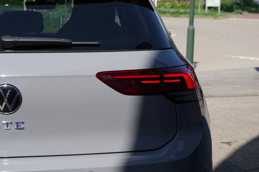 Volkswagen Golf 1.4 eHybrid GTE 245 PK PHEV, Winterpakket, Carplay, Adap. Cruise Control, Sfeerverlichting