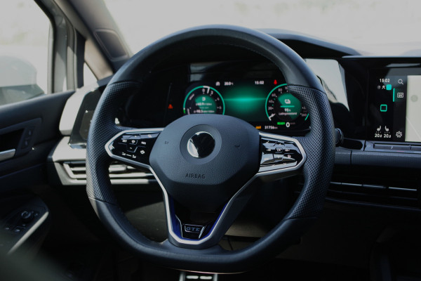 Volkswagen Golf 1.4 eHybrid GTE 245 PK PHEV, Winterpakket, Carplay, Adap. Cruise Control, Sfeerverlichting