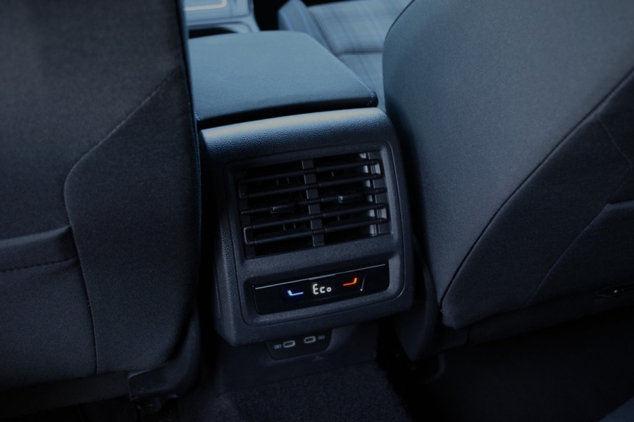 Volkswagen Golf 1.4 eHybrid GTE 245 PK PHEV, Winterpakket, Carplay, Adap. Cruise Control, Sfeerverlichting