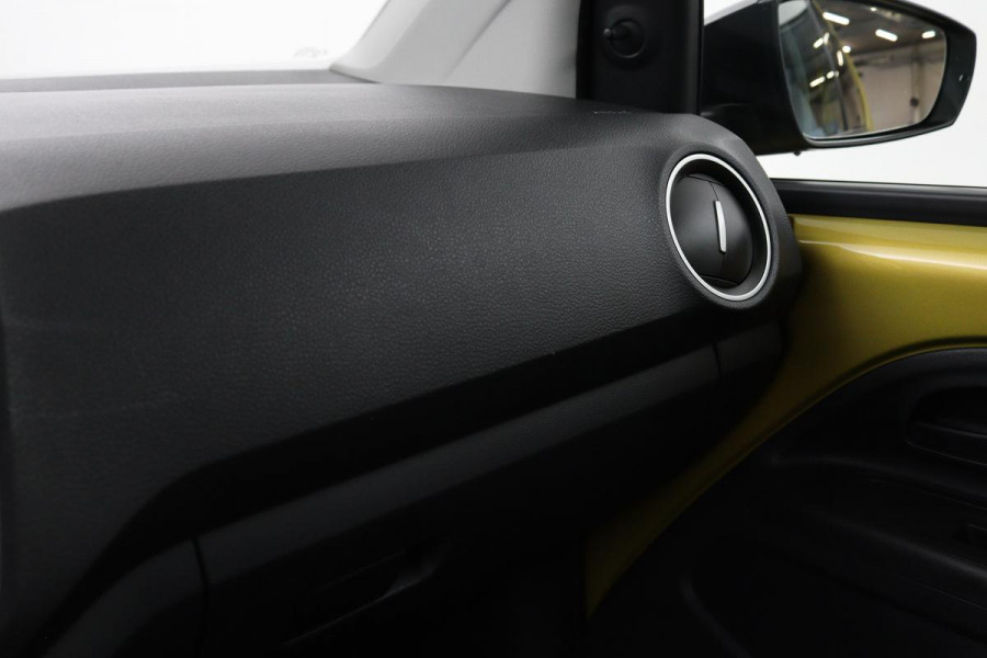 Volkswagen up! 1.0 Take Up! | Airco | Elektrische ramen | Radio | LED | Honey Yellow Metallic
