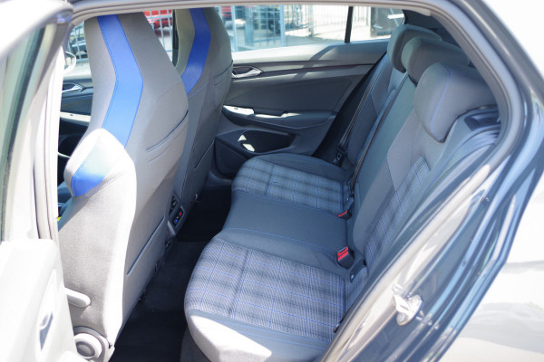 Volkswagen Golf 1.4 eHybrid GTE 245 PK PHEV, LED, Carplay, Sfeerverlichting, Adap. Cruise Control