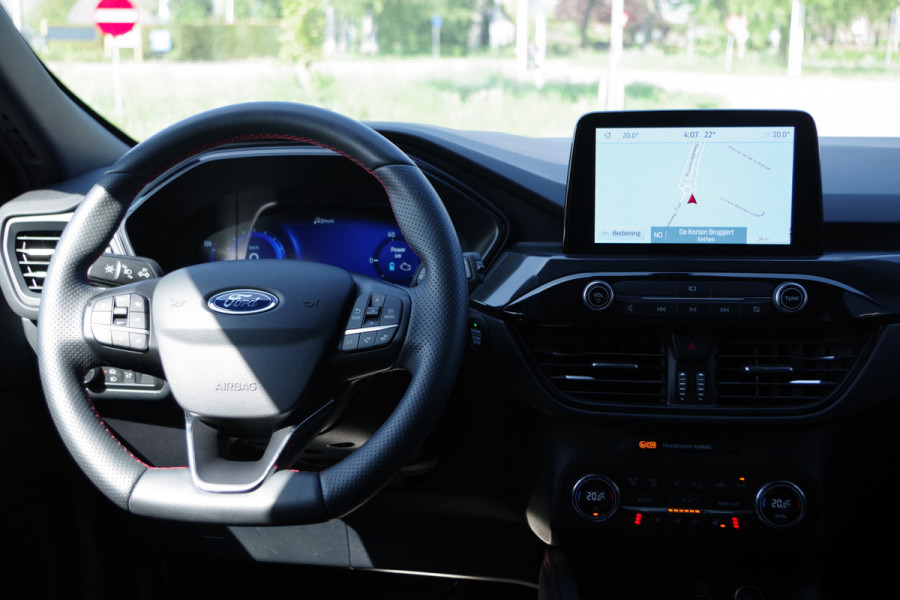 Ford Kuga 2.5 PHEV 225 PK ST-Line, Winterpakket, Adap. Cruise Control, Camera, Sportstuur, Carplay, Navigatie