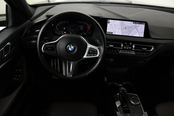 BMW 1-serie 116i High Executive | M Sport | Leder | Stoelverwarming | Carplay | Full LED | Sportstoelen | Navigatie | Climate control | Live Cockpit | Parkeerhulp | Cruise control