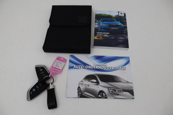 BMW 1-serie 116i High Executive | M Sport | Leder | Stoelverwarming | Carplay | Full LED | Sportstoelen | Navigatie | Climate control | Live Cockpit | Parkeerhulp | Cruise control