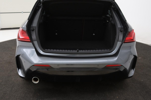 BMW 1-serie 116i High Executive | M Sport | Leder | Stoelverwarming | Carplay | Full LED | Sportstoelen | Navigatie | Climate control | Live Cockpit | Parkeerhulp | Cruise control