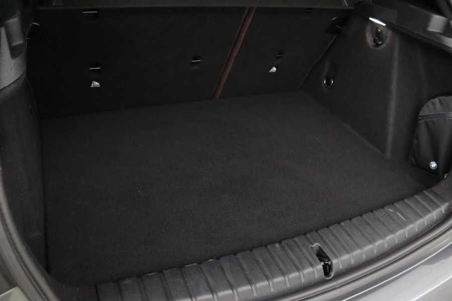BMW 1-serie 116i High Executive | M Sport | Leder | Stoelverwarming | Carplay | Full LED | Sportstoelen | Navigatie | Climate control | Live Cockpit | Parkeerhulp | Cruise control