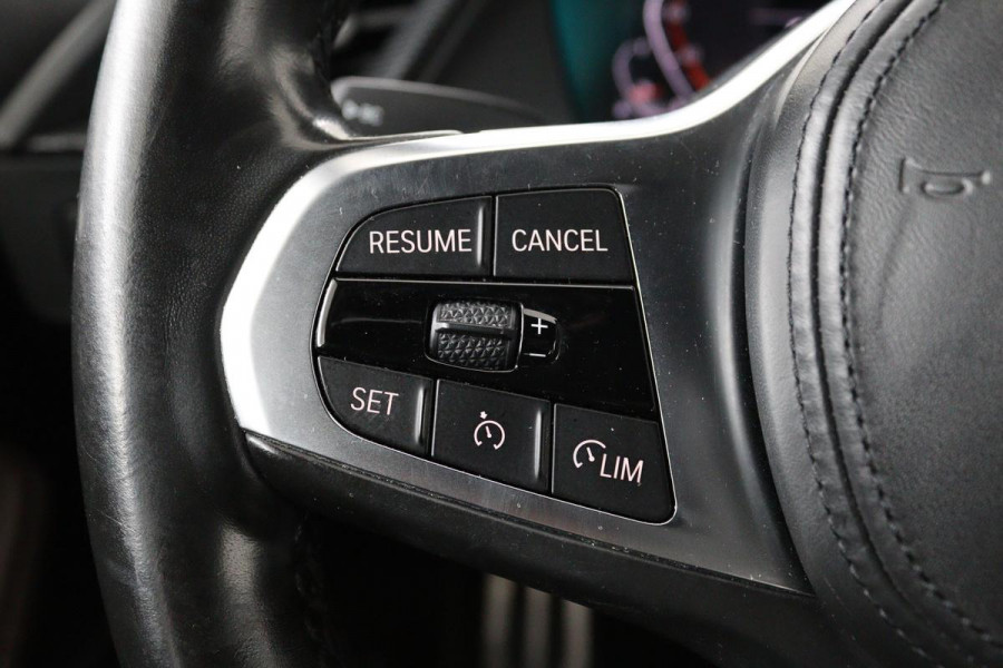 BMW 1-serie 116i High Executive | M Sport | Leder | Stoelverwarming | Carplay | Full LED | Sportstoelen | Navigatie | Climate control | Live Cockpit | Parkeerhulp | Cruise control