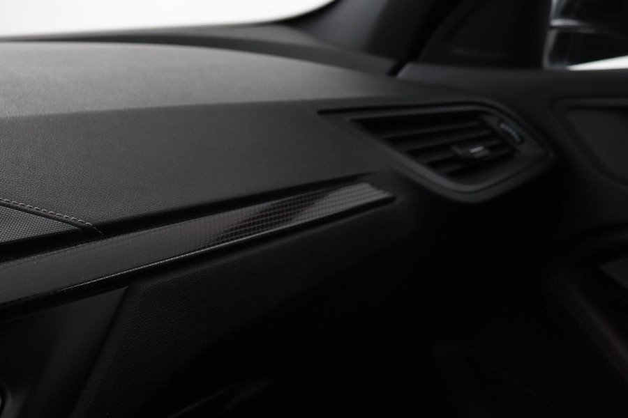 BMW 1-serie 116i High Executive | M Sport | Leder | Stoelverwarming | Carplay | Full LED | Sportstoelen | Navigatie | Climate control | Live Cockpit | Parkeerhulp | Cruise control