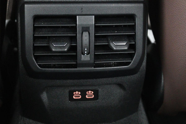 BMW 1-serie 116i High Executive | M Sport | Leder | Stoelverwarming | Carplay | Full LED | Sportstoelen | Navigatie | Climate control | Live Cockpit | Parkeerhulp | Cruise control