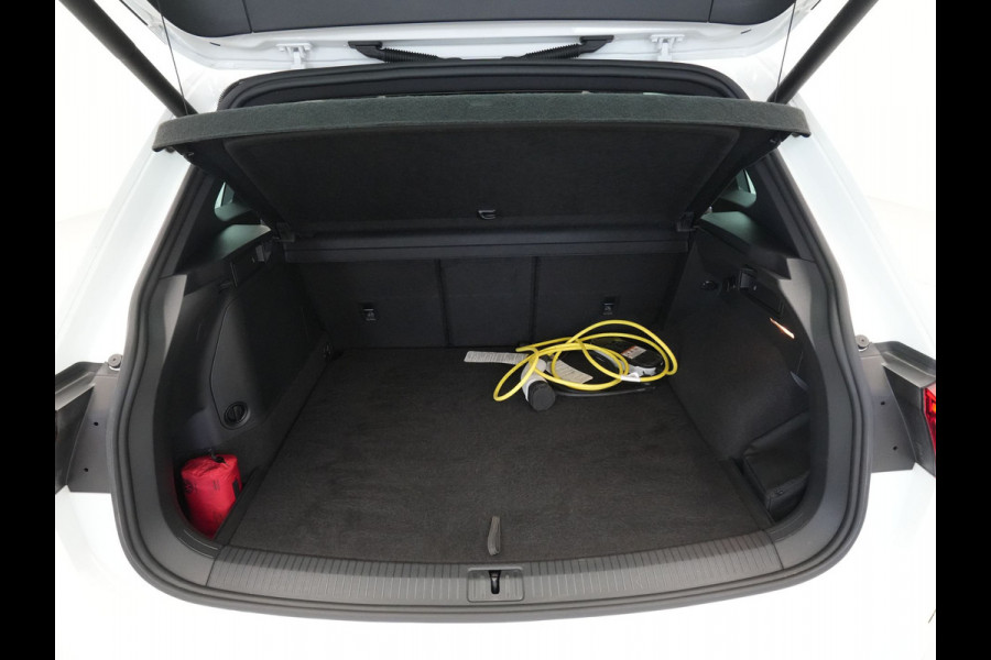 Volkswagen Tiguan 1.4 TSI 245pk eHybrid R-Line Business+ Navigatie Camera Keyless Assistentiepakket 270