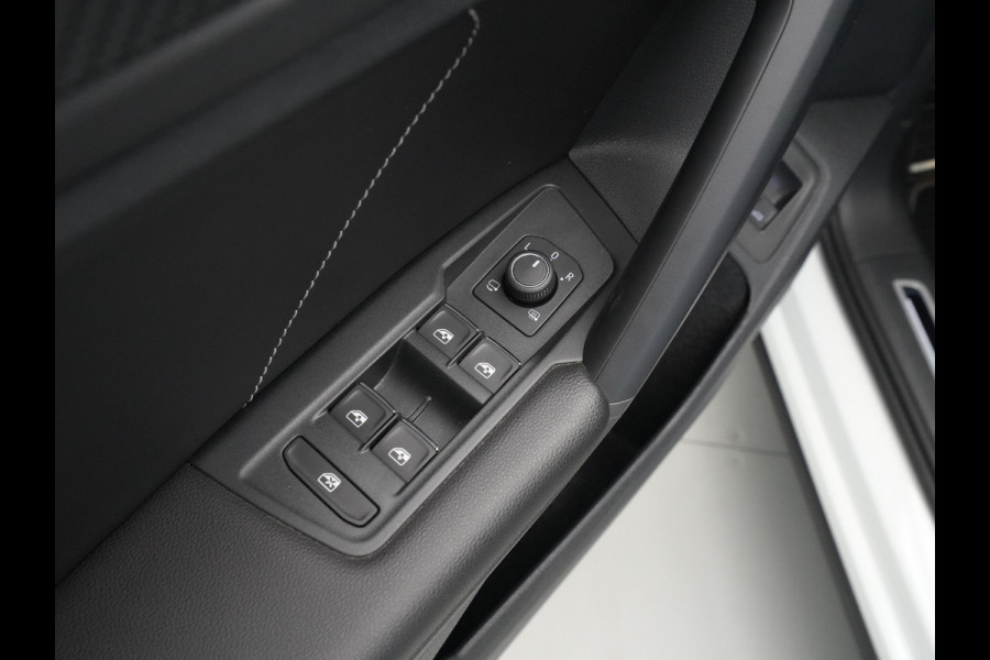 Volkswagen Tiguan 1.4 TSI 245pk eHybrid R-Line Business+ Navigatie Camera Keyless Assistentiepakket 270
