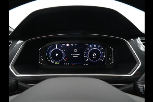 Volkswagen Tiguan 1.4 TSI 245pk eHybrid R-Line Business+ Navigatie Camera Keyless Assistentiepakket 270