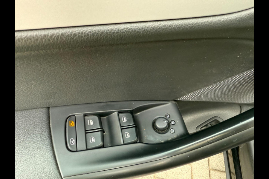 Audi Q3 1.4 TFSI | Leer | LED | Stoelverw.