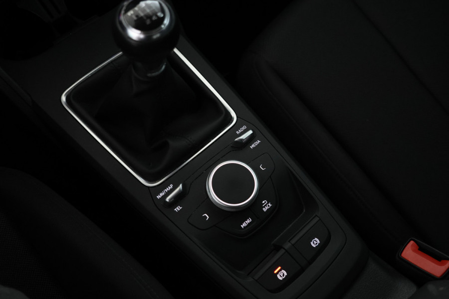 Audi Q2 30 TDI Design Airco, Navigatie, Parkeersensoren, Cruise Control