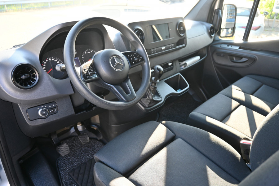Mercedes-Benz Sprinter 317 CDI L2H2 RWD 360 Graden camera, Geveerde stoel, Navigatie MBUX