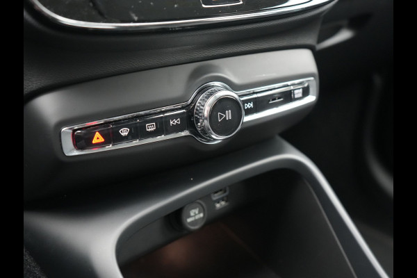 Volvo XC40 1.5 T3 Inscription | Leder | Carplay | Stoelverwarming | Led | Navi | Camera | Parkeersensoren |