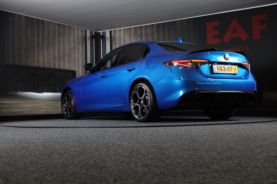 Alfa Romeo Giulia 2.0 T GME AWD Tributo Italiano / FACELIFT / Digital Cockpit / Acc / HK / Leder / Elek Stoelen / Camera / 19 Inch