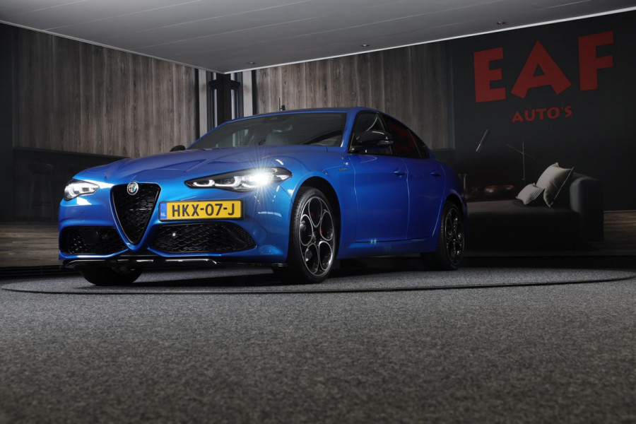 Alfa Romeo Giulia 2.0 T GME AWD Tributo Italiano / FACELIFT / Digital Cockpit / Acc / HK / Leder / Elek Stoelen / Camera / 19 Inch