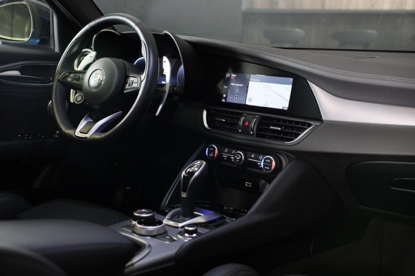 Alfa Romeo Giulia 2.0 T GME AWD Tributo Italiano / FACELIFT / Digital Cockpit / Acc / HK / Leder / Elek Stoelen / Camera / 19 Inch