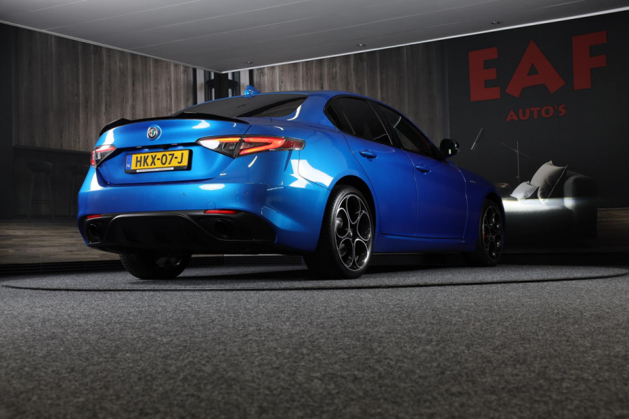 Alfa Romeo Giulia 2.0 T GME AWD Tributo Italiano / FACELIFT / Digital Cockpit / Acc / HK / Leder / Elek Stoelen / Camera / 19 Inch