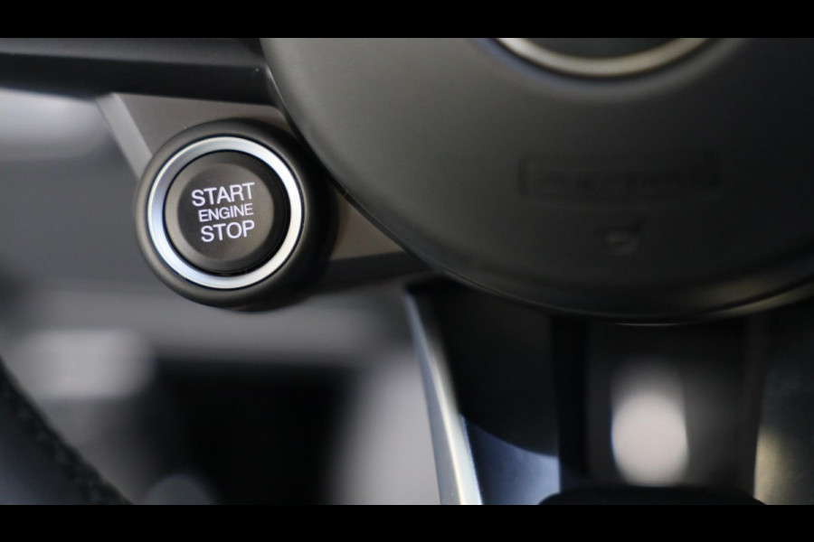 Alfa Romeo Giulia 2.0 T GME AWD Tributo Italiano / FACELIFT / Digital Cockpit / Acc / HK / Leder / Elek Stoelen / Camera / 19 Inch